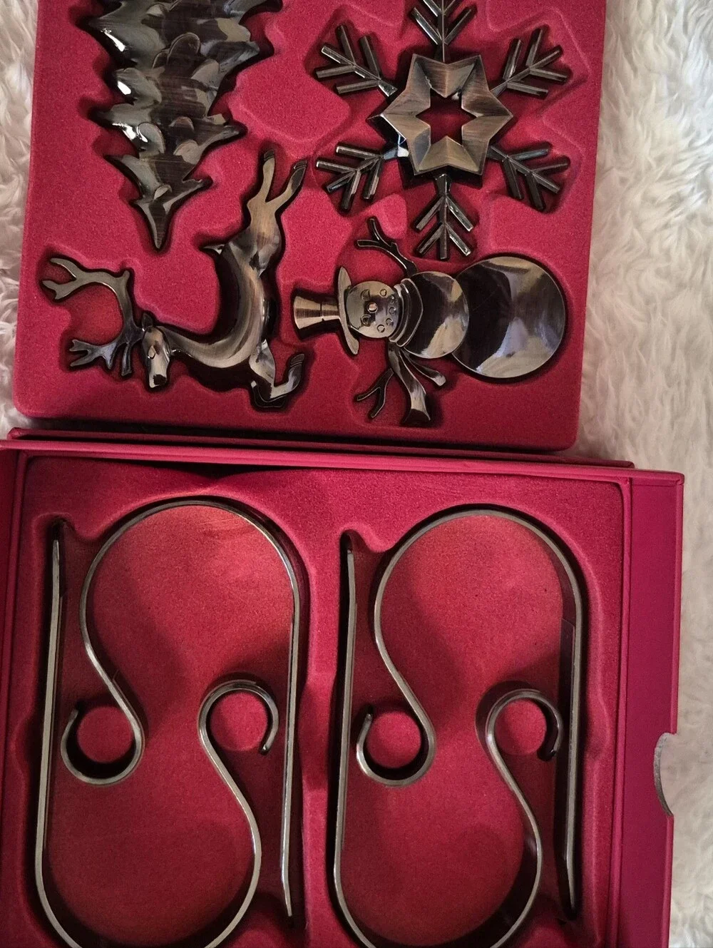 Holiday Metal Ornament Hook and Decorative Set ( SAKS 5TH AVE)